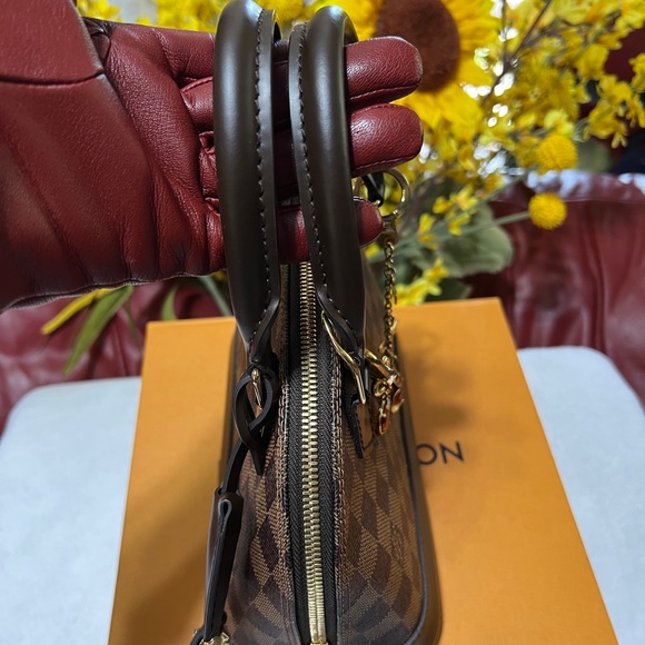 Louis Vuitton Alma BB Damier Ebene - Picture 9 of 16